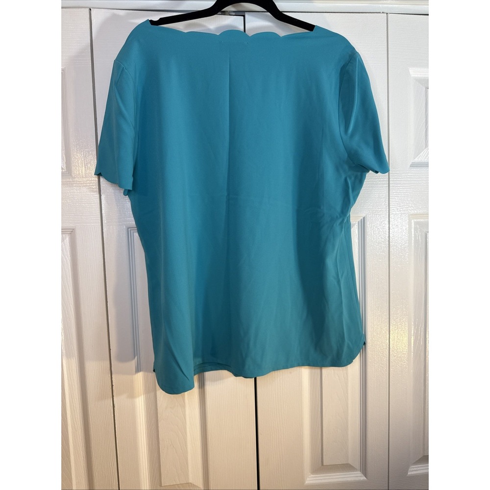 Investments Top Womens XL Turquoise Scalloped Neck And‎ Sleeves NWT - Picture 4 of 7